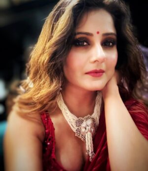 Archana Gupta Instagram - ♥️
.
.
.
.
{ Saree, Sari Fashion, Red, Christmas vibes, fashionable, love, Trending, Style, Pose, Possess, Smile, Attitude }
.
.
#saree #sareefashion #mystyle #classystyle #expression #actress #auditions #castingdirector #stylemepretty #makeup #fashionista #archanagupta #tbt #instaphoto #trendsetter #trending #love