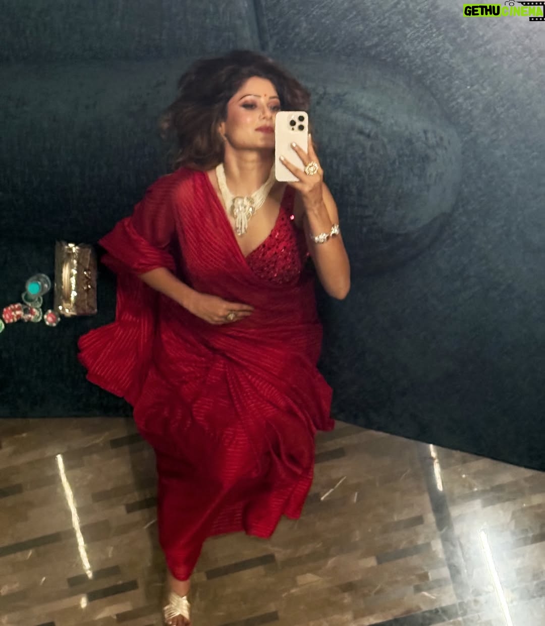 Archana Gupta - 7.5K Likes - ♥️
.
.
.
.
{ Saree, Sari Fashion, Red, Christmas vibes, fashionable, love, Trending, Style, Pose, Possess, Smile, Attitude }
.
.
#saree #sareefashion #mystyle #classystyle #expression #actress #auditions #castingdirector #stylemepretty #makeup #fashionista #archanagupta #tbt #instaphoto #trendsetter #trending #love