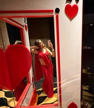 Archana Gupta Instagram - ♥️
.
.
.
.
{ Saree, Sari Fashion, Red, Christmas vibes, fashionable, love, Trending, Style, Pose, Possess, Smile, Attitude }
.
.
#saree #sareefashion #mystyle #classystyle #expression #actress #auditions #castingdirector #stylemepretty #makeup #fashionista #archanagupta #tbt #instaphoto #trendsetter #trending #love
