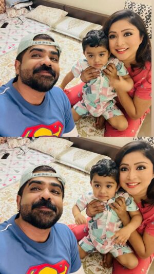 Archana Suseelan Instagram - The moment when I met Ayaan baby S/O @archana_suseelan @praveen2261 for the first time 🥰🧿👶✨✌️#belatedbirthdaypost🎉 

#deepanmurali #bestfriendsforever❤️ #goodtimes