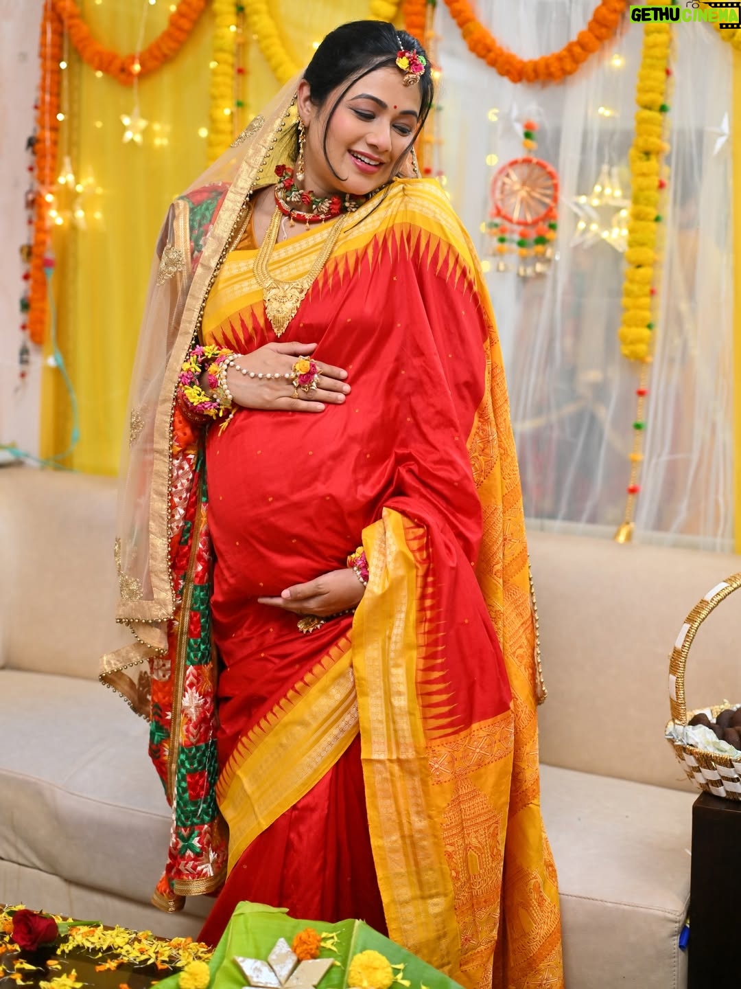 Archita Sahu - 322.9K Likes - This surreal feeling can’t be compared with anything ❤️
Seeking blessings from everyone 🙏🏻

@iktaara_by_anindita has always chosen the best for me for my special occasions .