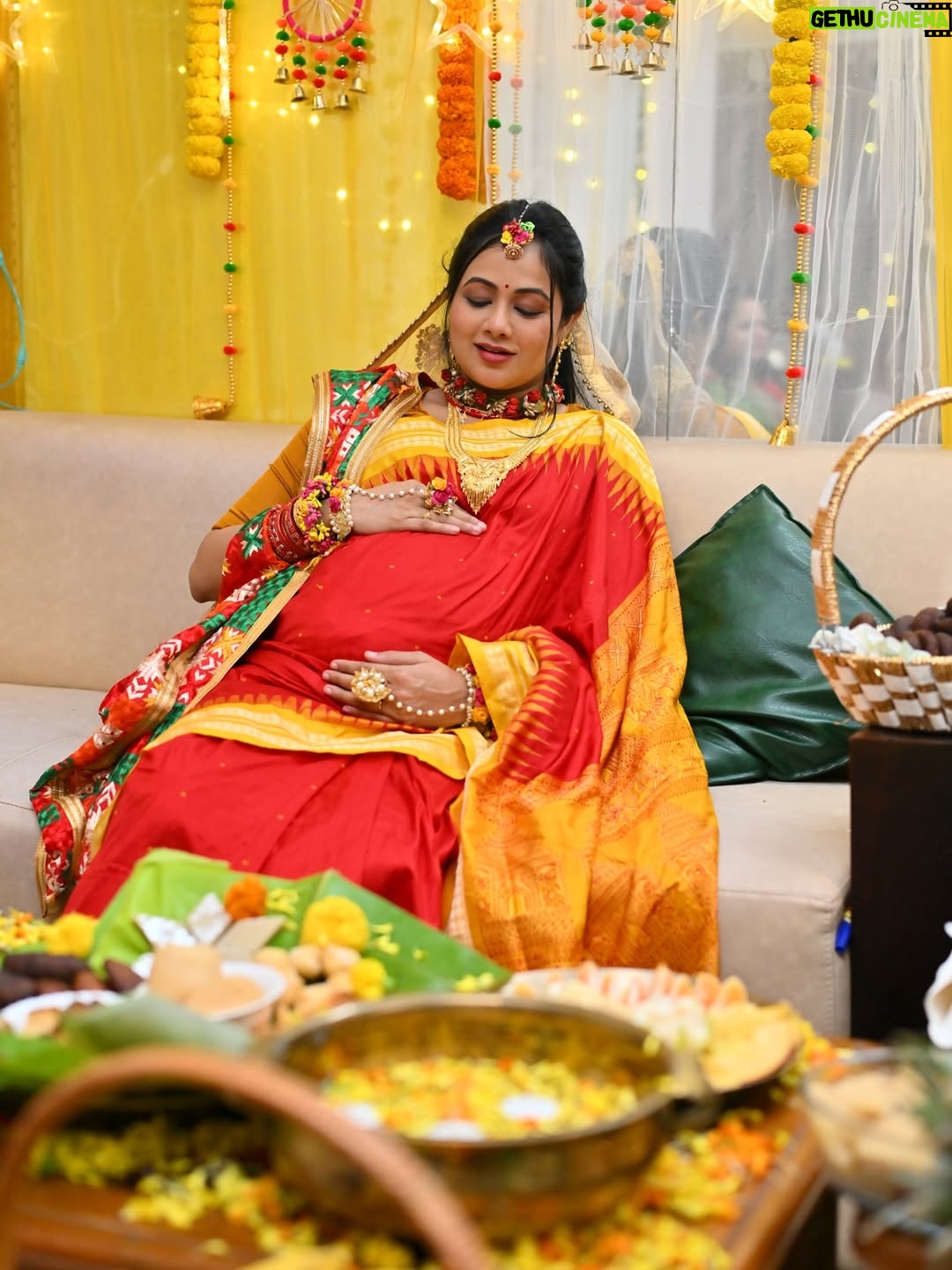 Archita Sahu - 322.9K Likes - This surreal feeling can’t be compared with anything ❤️
Seeking blessings from everyone 🙏🏻

@iktaara_by_anindita has always chosen the best for me for my special occasions .