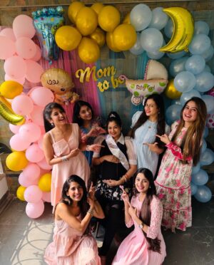 Archita Sahu Instagram - Glow, glam & a whole lot of love for our superstar mama-to-be 💖A new star joins the cast—welcome baby boy 🌟💙
#babyshower #sassyslayers