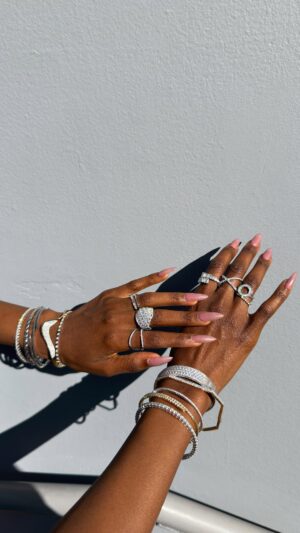 Ariel D. King Instagram - Choosing jewelry with @arieldking ✨

@bonylevy