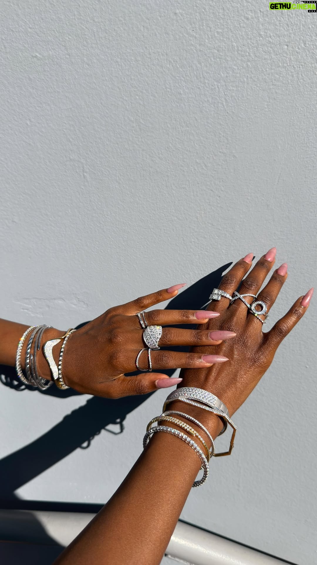 Ariel D. King - 454 Likes - Choosing jewelry with @arieldking ✨

@bonylevy
