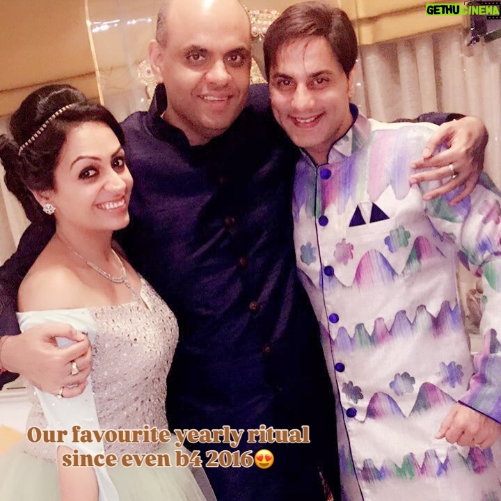 Ashita Dhawan - 4.5K Likes - #2016 unseen stuff 😉

{ashitadhawan DABBANG Dhawan}