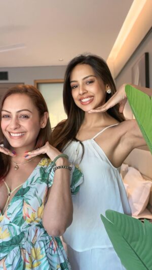 Ashita Dhawan Instagram - Friendship that proves - age no bar, fun baar-baar. 😂❤️
Vacay vibes @stonewaterindia @zuperhotels
.
.
.
#FriendshipGoals #TravelReels #VacationVibes #MakingMemories #goodtimes