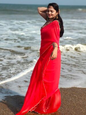 Ashwini Sree Instagram - Red saree and bluesky 🌌 🌊 fill my heart♥️♥️♥️♥️

#red #saree #bluesky #bluewave #ashwini