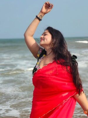 Ashwini Sree Instagram - Red saree and bluesky 🌌 🌊 fill my heart♥️♥️♥️♥️

#red #saree #bluesky #bluewave #ashwini