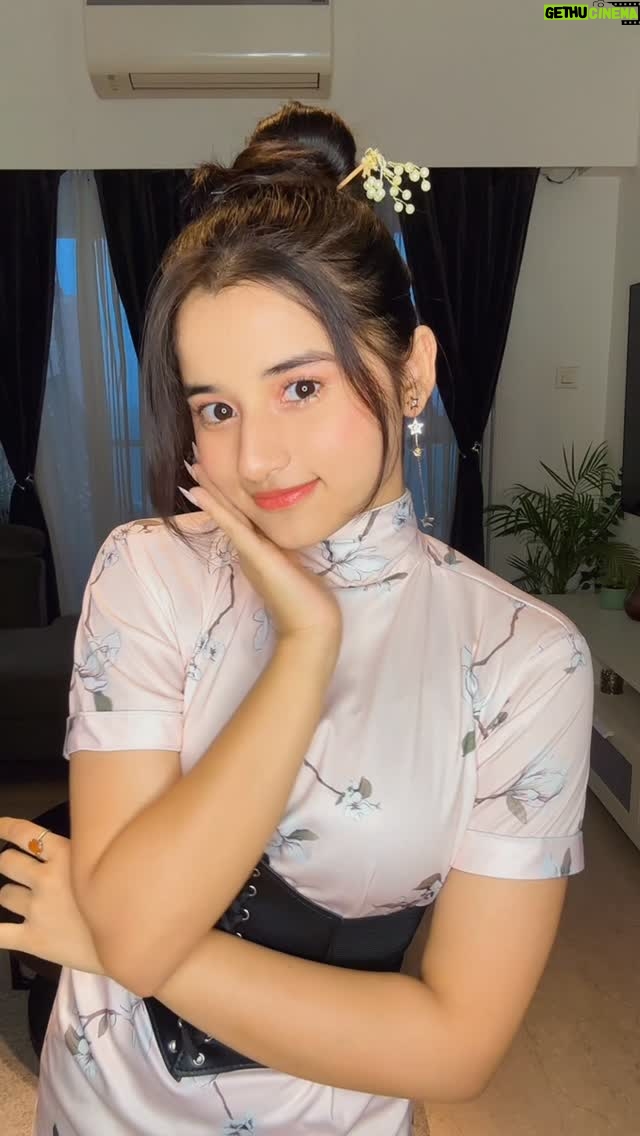Aurra Bhatnagar Badoni - 166.7K Likes - Chinese trend 🇨🇳✨ 

#fyp #trending #reel #chinesetrend #instagram