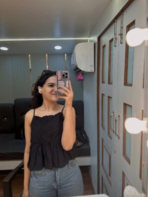 Ayesha Kaduskar Instagram - camera crumbs ft major throwback