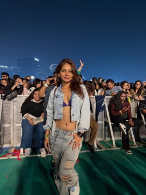 Bhavika Katariya Instagram - Felt delete might cute later ✨

#concertready #tylaconcert #outfitinspo #styleideas #concertoutfit