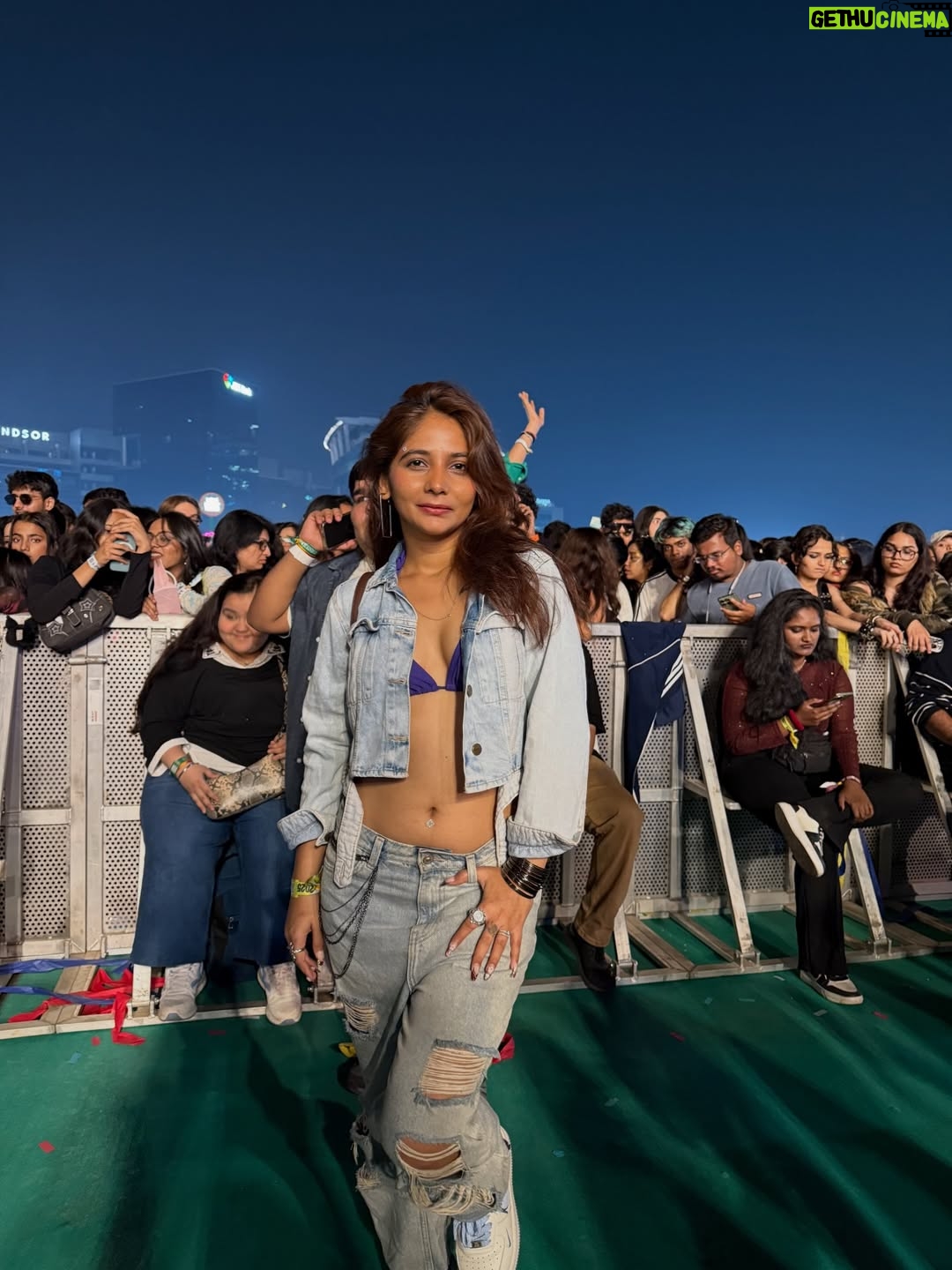 Bhavika Katariya - 2.3K Likes - Felt delete might cute later ✨

#concertready #tylaconcert #outfitinspo #styleideas #concertoutfit