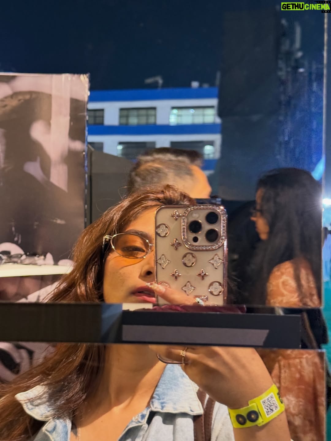 Bhavika Katariya - 2.3K Likes - Felt delete might cute later ✨

#concertready #tylaconcert #outfitinspo #styleideas #concertoutfit