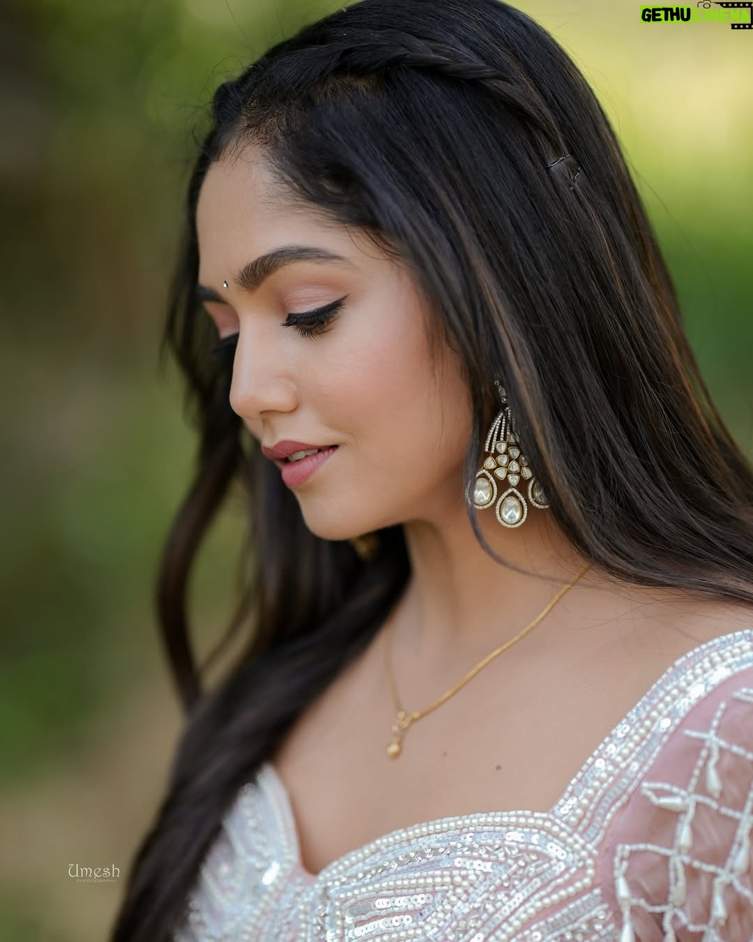 Bhavya Gowda - 108.1K Likes - #throwbackpicture 
Outfit by: @rentyourlook_by_chandangowda 
Captured by: @umesh__photography___ 
MUA: @makeoverby_divyagowda 
Hairstyle by: @artistry_by_pushpa 
Earrings by: @thespatika 

#bg #bhavya #bhavyagowda #bhavyagowda670