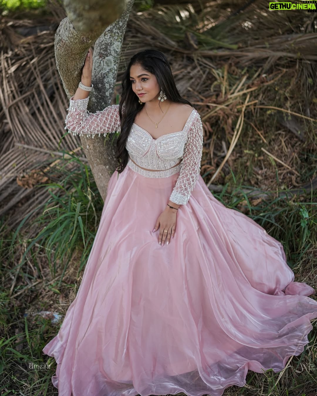 Bhavya Gowda - 108.1K Likes - #throwbackpicture 
Outfit by: @rentyourlook_by_chandangowda 
Captured by: @umesh__photography___ 
MUA: @makeoverby_divyagowda 
Hairstyle by: @artistry_by_pushpa 
Earrings by: @thespatika 

#bg #bhavya #bhavyagowda #bhavyagowda670