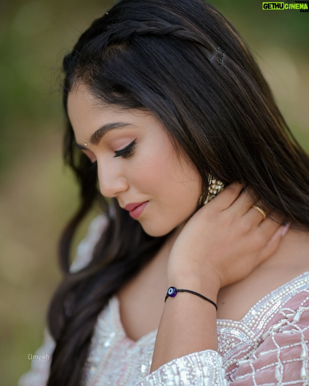 Bhavya Gowda - 108.1K Likes - #throwbackpicture 
Outfit by: @rentyourlook_by_chandangowda 
Captured by: @umesh__photography___ 
MUA: @makeoverby_divyagowda 
Hairstyle by: @artistry_by_pushpa 
Earrings by: @thespatika 

#bg #bhavya #bhavyagowda #bhavyagowda670