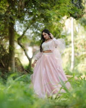 Bhavya Gowda Instagram - #throwbackpicture 
Outfit by: @rentyourlook_by_chandangowda 
Captured by: @umesh__photography___ 
MUA: @makeoverby_divyagowda 
Hairstyle by: @artistry_by_pushpa 
Earrings by: @thespatika 

#bg #bhavya #bhavyagowda #bhavyagowda670