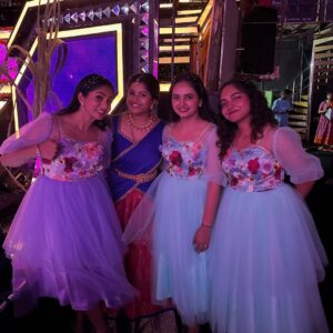 Bhavya Gowda Instagram - ♥️

@divyagowda670 @varshiniiiiiv._ 

#bg #bhavya #bhavyagowda #sistergols😙👭❤️ #sisters