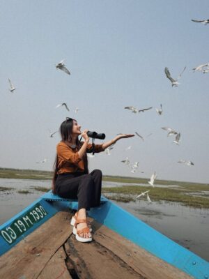 Bhoomika Dash Instagram - Lost in a surreal escape at Odisha’s hidden gem — Mangalajodi Bird Sanctuary 🕊️✨

A paradise where nature whispers and wings paint the sky… home to 200–230  bird species, with 150  migratory visitors and 40  resident beauties calling it home.
Grateful for this magical time amid wetlands, silence, and endless flights of wonder 🌿💙 Must visit place 😍