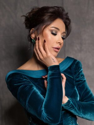 Caresse Bashar Instagram - .
سعيدة بتكريمي بجائزة أفضل ممثلة عربية عن مسلسل تحت سابع أرض.
شكراً لشركاء النجاح.. شكراً الهيئة العامة للترفيه على هذا الحفل الرائع.

كل الحب 💫

Stylist: @yasminekenawi
Custom-made Dress: @eliasriga
Jewelry: @chopard
Makeup: @noravartan
Hair: @westyle.beirut @gerardkoberssy
Photography: @ahmad_zamlout

@joyawards
@riyadhseason
@gea_saudi

#كاريس_بشار #الرياض
#karess_basshar #GEA #riyadhseason 
#joyawards