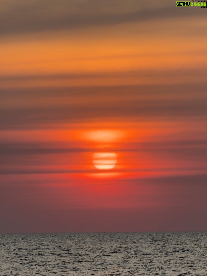 Carissa Springett - 23.7K Likes - Sunset in pattaya @thestandardpattaya 🧡🤍🌅