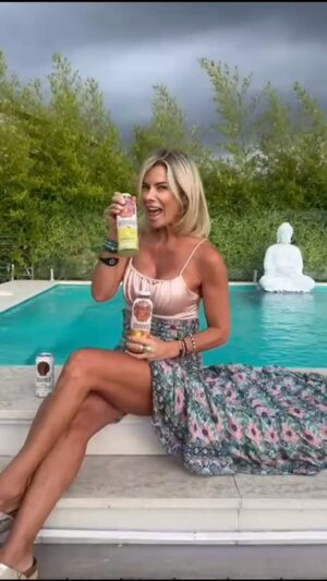 Carla Ochoa Instagram - Les conseguí un 25% de dcto en todos los productos Siddharta en www.siddharta.life con el código Carla25 sólo hasta el Lunes! Les van a encantar! Namaste 🙏✨
