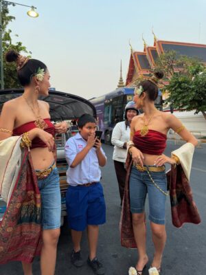 Chalita Suansane Instagram - สวัสดีวันเสาร์ ขอให้ตื่นมาด้วยจิตใจยิ้มแย้มและเบิกบาน พี่แนทคิดแคปชั่น😂✨😝