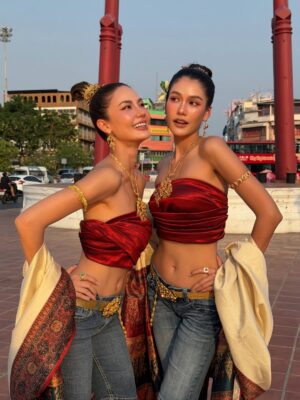 Chalita Suansane Instagram - สวัสดีวันเสาร์ ขอให้ตื่นมาด้วยจิตใจยิ้มแย้มและเบิกบาน พี่แนทคิดแคปชั่น😂✨😝