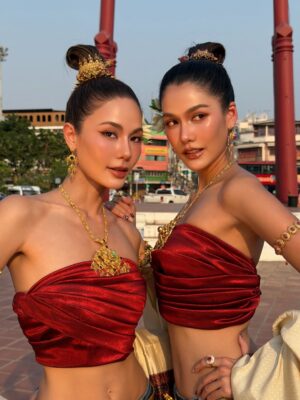 Chalita Suansane Instagram - สวัสดีวันเสาร์ ขอให้ตื่นมาด้วยจิตใจยิ้มแย้มและเบิกบาน พี่แนทคิดแคปชั่น😂✨😝