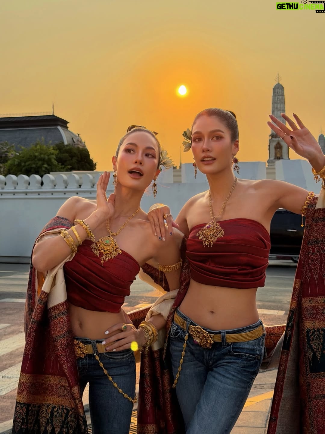 Chalita Suansane - 62.2K Likes - สวัสดีวันเสาร์ ขอให้ตื่นมาด้วยจิตใจยิ้มแย้มและเบิกบาน พี่แนทคิดแคปชั่น😂✨😝