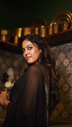 Chandini Tamilarasan Instagram - 🖤
Location Curtesy - @varam_grahalaya ✨
📸 - @prasami_photography ✨
Mua - @suryamakeup_man ✨
Hairstylist - @prem_hairstyle ✨
Assistant - @ramanna386 ✨
#chandinitamilarasan #chandini #actresschandini