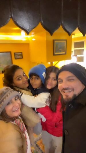 Charu Mehra Instagram - Life can’t get any better than this😍 
This energy? Curated!! 
This tribe? Chosen🫶🏻
Surrounded by those who feel like home❤️ @ektarkapoor @4umehra @chetan_hansraj & The Most Handsome RAVIE ❤️ 🫰🏻✨
:
:
#urvashidholakia #travel #holiday #reelsinstagram #reels