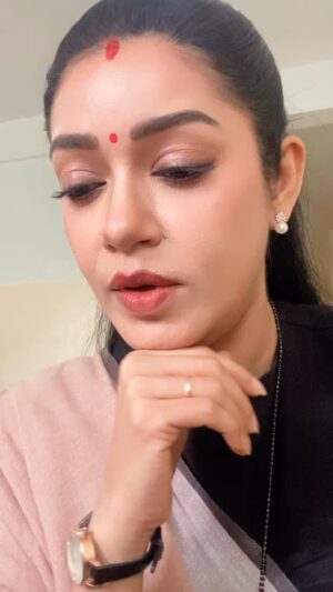 Chaya Singh Instagram - What do u think?