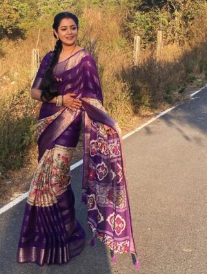 Chaya Singh Instagram - Thank u @amruthadhaare__official for this beautiful saree. 
Bhoomi’s new look but with same old classic — bangles