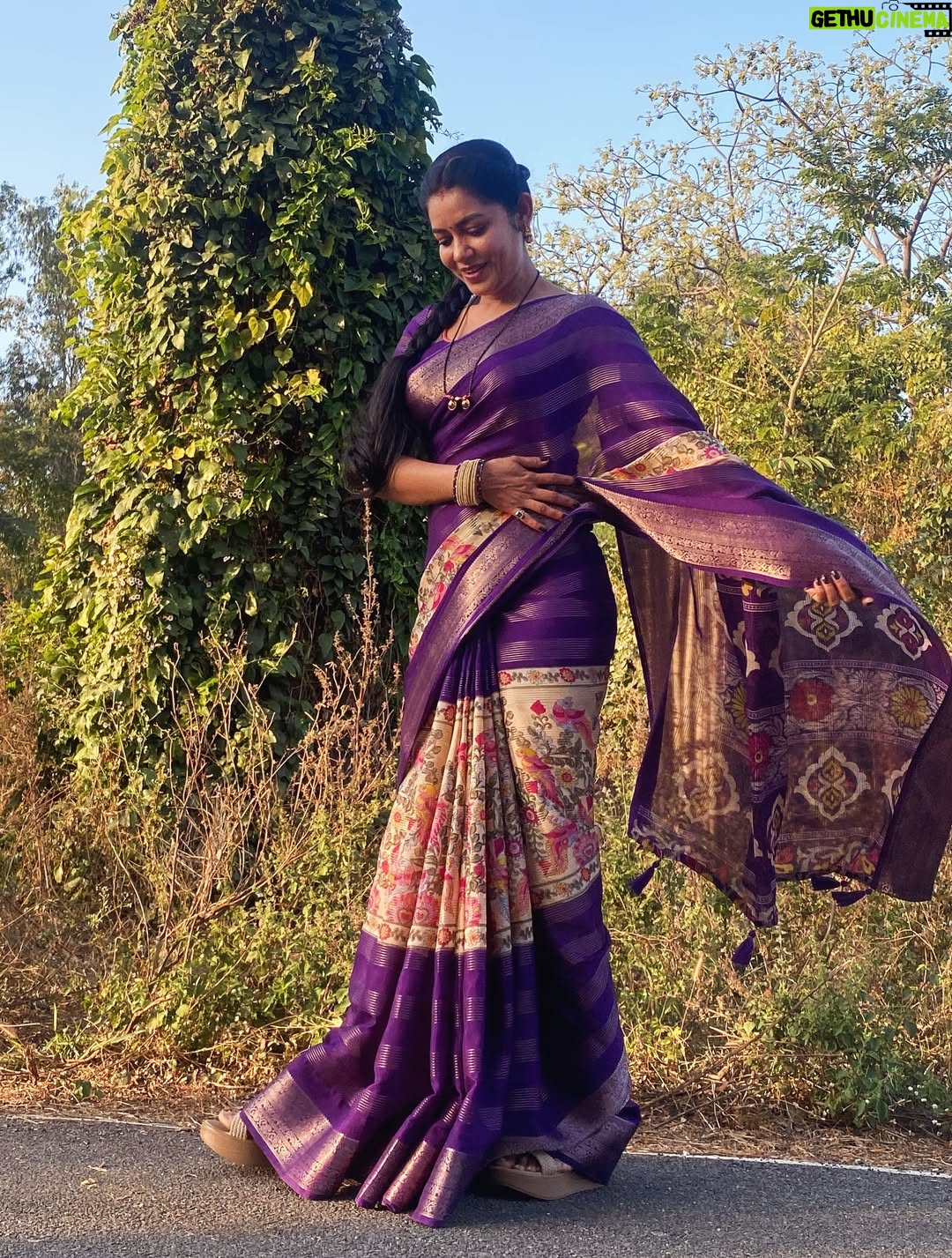 Chaya Singh - 28.5K Likes - Thank u @amruthadhaare__official for this beautiful saree. 
Bhoomi’s new look but with same old classic — bangles
