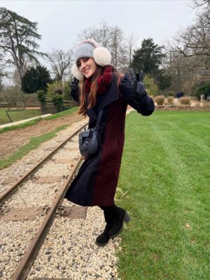 Deiya Sindhi Instagram - London memories, family moments, and love in every frame. Saying goodbye to 2025 with a full heart and welcoming 2026… Some moments really are so easy to fall in love with❤️ 
Here’s to more travel, togetherness, and magic ahead ❤️ 
#shukrana #blessed #grateful #godsfavoritechild♥️