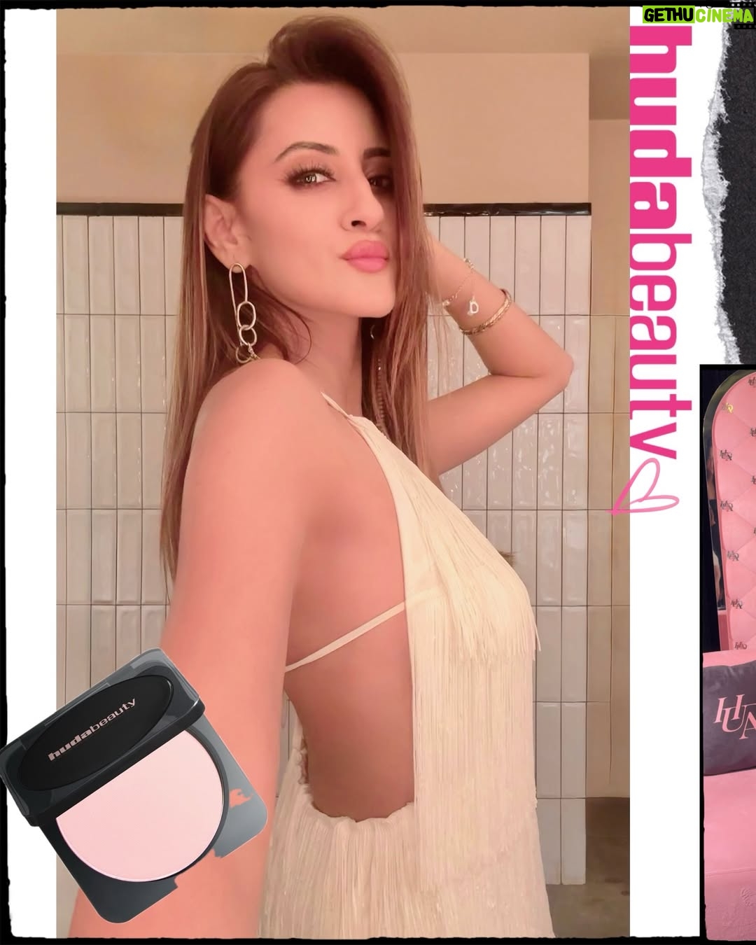 Deiya Sindhi - 5.7K Likes - @hudabeauty @huda really knows how to throw a night ✨
Last night at GIGI Bombay was pure jazz-glam magic, and the launch of the Easy Bake Pressed Powder was the perfect highlight. It sets makeup beautifully, smoothens instantly, and gives that soft, bright finish without feeling heavy. 💫

My Shade- Cherry Blossom for that extra brightened and snatched look. 

#HudaBeauty #EasyBakePressedPowder #JazzGlam #GIGIBombay #BeautyLaunch #MumbaiEvents #MakeupNight #MakeupEssentials

[Huda Beauty event Mumbai, Easy Bake Pressed Powder launch, GIGI Bombay event, Jazz glam theme, Makeup setting powder, Soft matte finish, Under eye brightening, Beauty launch event]