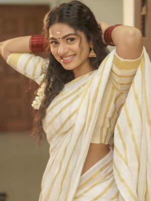 Delna Davis Instagram - ഓണപ്പൊന്നോണം 🌼
.
📸 @camerasenthil 
.
Shoot organised by @rrajeshananda 
.
#onam2025 #onam #onamspecial #onamfestival #onamvibes