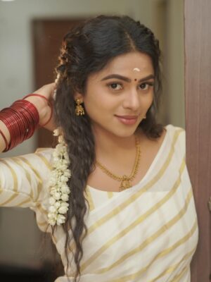 Delna Davis Instagram - ഓണപ്പൊന്നോണം 🌼
.
📸 @camerasenthil 
.
Shoot organised by @rrajeshananda 
.
#onam2025 #onam #onamspecial #onamfestival #onamvibes