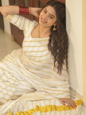 Delna Davis Instagram - ഓണപ്പൊന്നോണം 🌼
.
📸 @camerasenthil 
.
Shoot organised by @rrajeshananda 
.
#onam2025 #onam #onamspecial #onamfestival #onamvibes