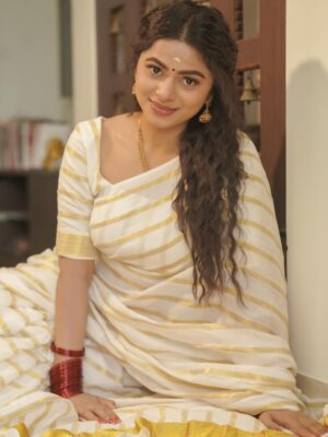 Delna Davis Instagram - ഓണപ്പൊന്നോണം 🌼
.
📸 @camerasenthil 
.
Shoot organised by @rrajeshananda 
.
#onam2025 #onam #onamspecial #onamfestival #onamvibes