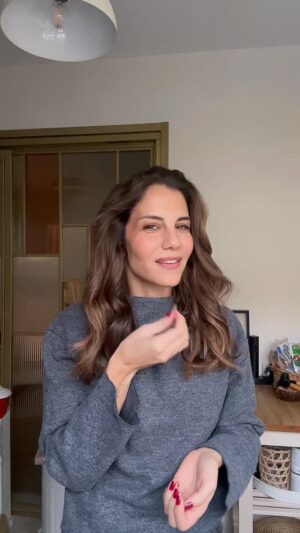 Derya Beşerler Instagram - Şehir dışında yaşayan arkadaşlarıma İstanbul'dan bildiriyorumdur 📞😎