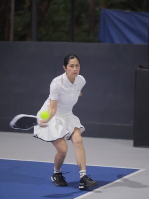 Diana Zubiri Instagram - Surprised sa akin ang sports na ito, kaya masaya ako na may hobby ako na maraming nagsusupport. Sa husband ko, check niyo last 3 slides😆
Salamat sa aming cutesy outfit from @lacoste @ssilifeph
Happy birthday, Dawn!
#pickleball #dinkndrop #dinkandshot
