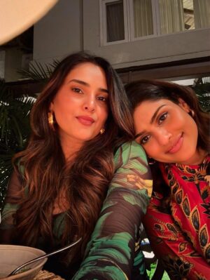 Divya Spandana Instagram - With the bestie! 👯‍♀️