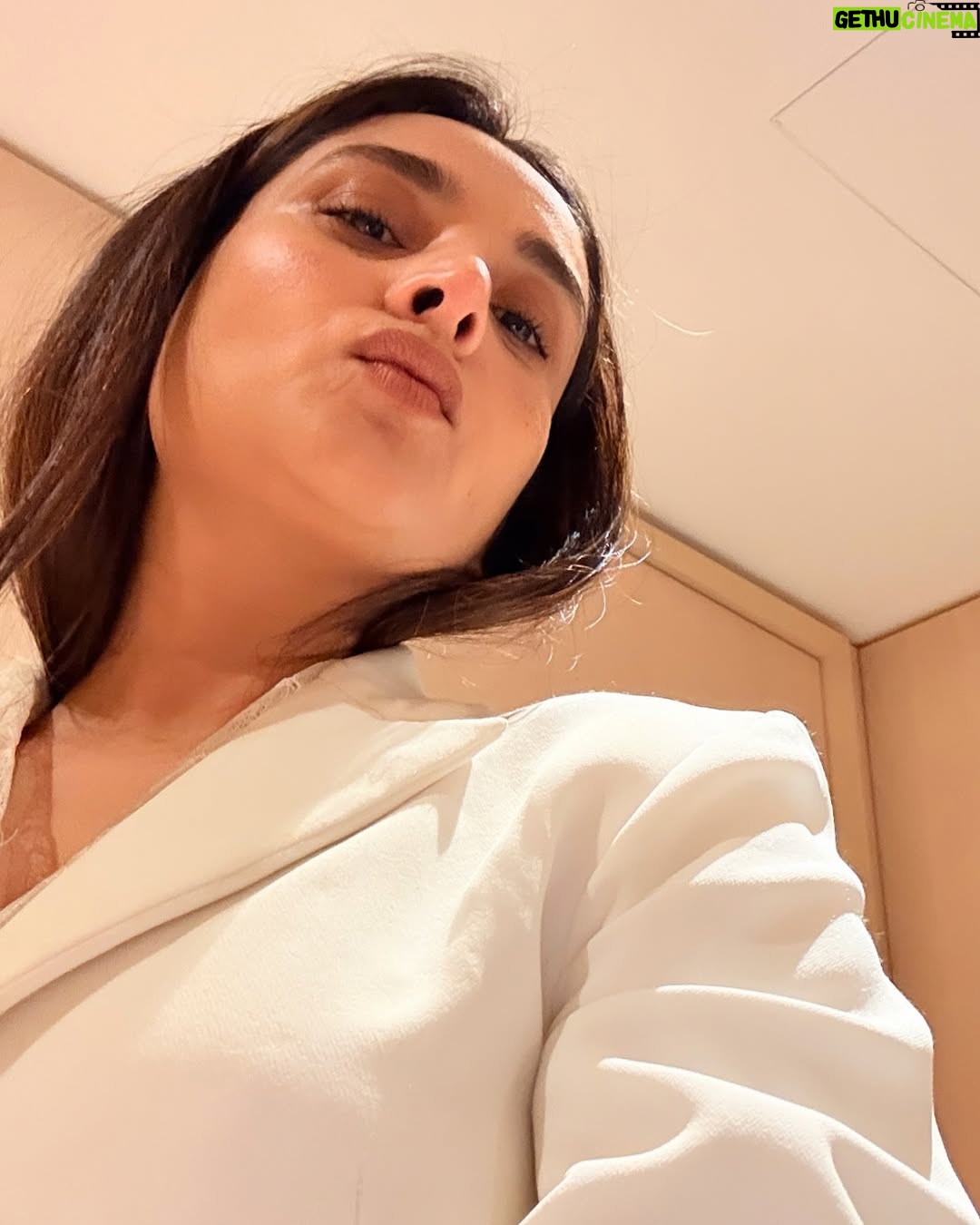 Divya Spandana - 366.8K Likes - 🤍🤍🐶