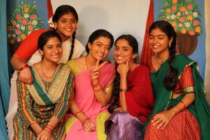 Divya Sripada Instagram - The Girlfriends 🤭 
#throwback