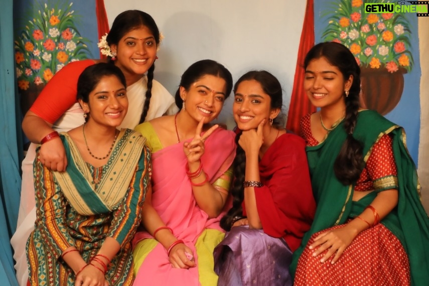 Divya Sripada - 44.3K Likes - The Girlfriends 🤭 
#throwback