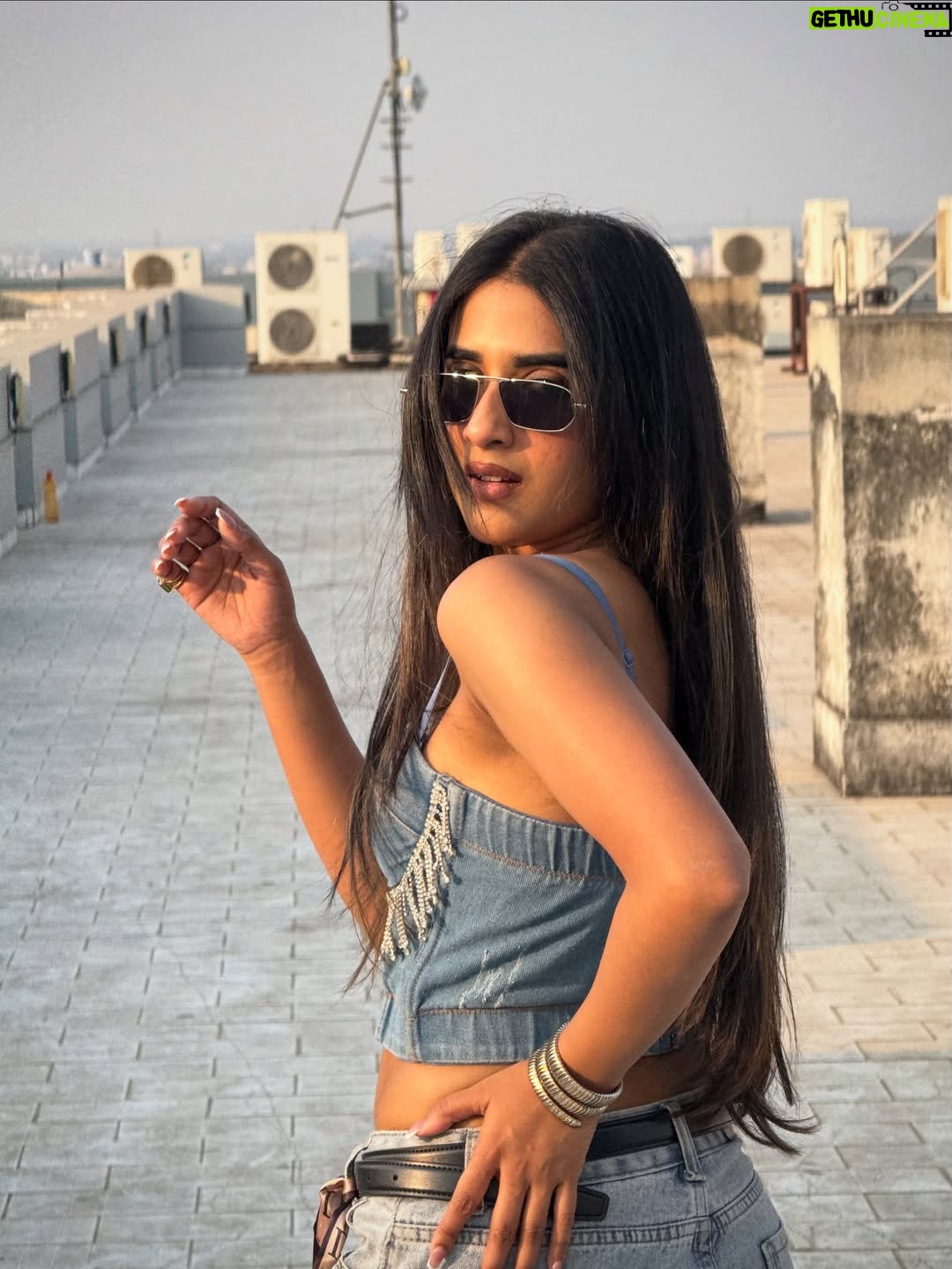 Divyadisha Mohanty - 27.5K Likes - Styled by Me …… For Me 😎😎

#trendingposts #fashion #ootd #highfashion #explorepage #foryoupage #divyamohanty 

[fashion style denim fits ootd trend ollywood Divyaa Mohanty ]