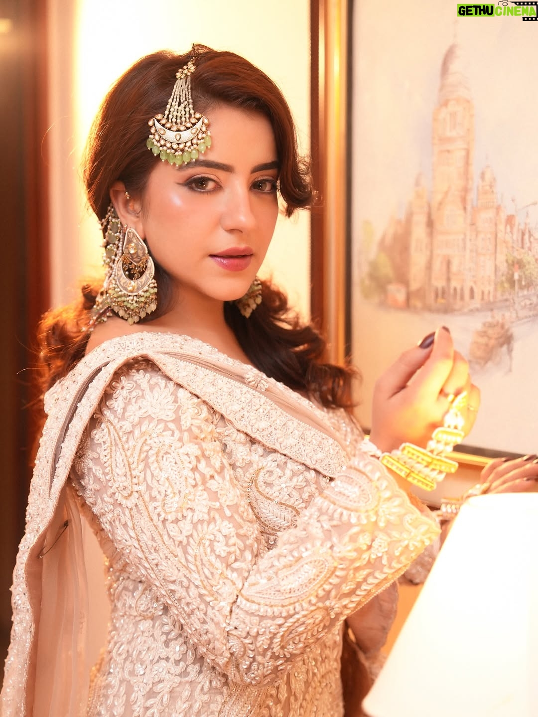 Dolly Chawla - 9.7K Likes - Akhiyan ch tu vasda …

Makeup by  @tanyamakeoveroffical 
Costume  @riyaassat 
Jewellery  @koharbykanika 

#picoftheday  #pakistanilook #andaaz #beauty #makeup #meera #tummsetummtak #lyrics #vibe #adaa #dollychawla #makeupbytanya #loveyourself